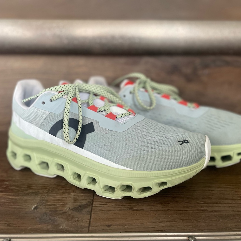 On Running women’s Light Green Running Shoes